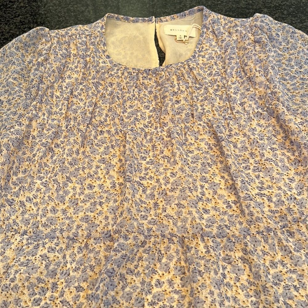 Cute MELLODAY FLORAL TOP in blues and yellow size small new never worn - Picture 3 of 9
